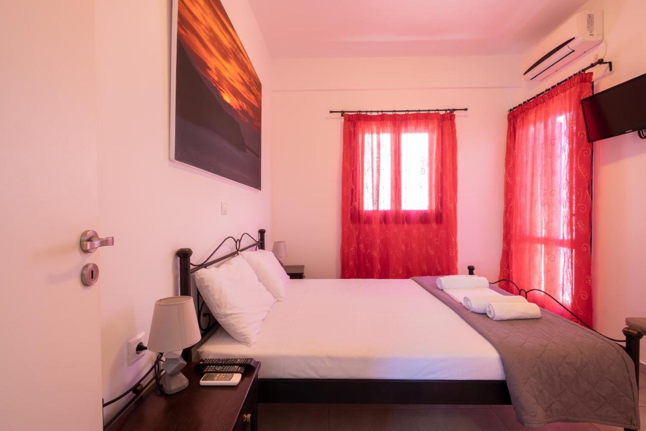 Adelphi Apartments Perissa  Dış mekan fotoğraf