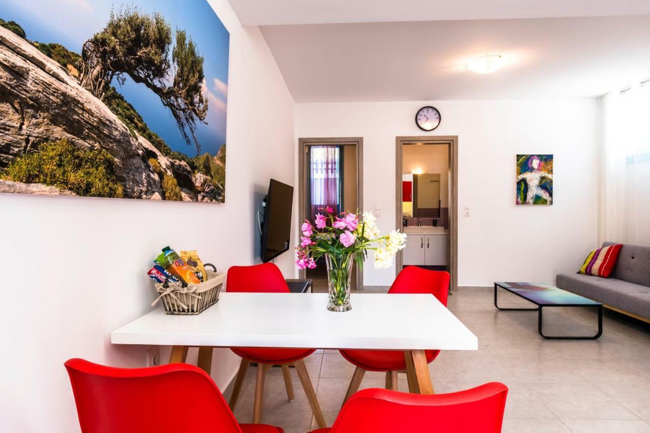 Adelphi Apartments Perissa  Dış mekan fotoğraf